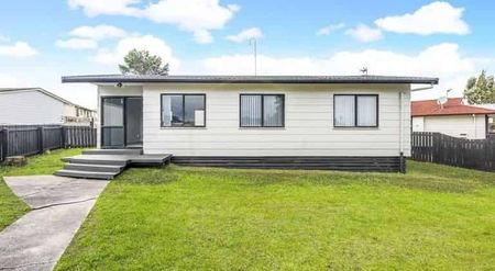 3 Bedroom 1 Bathroom house available to rent - Photo 2