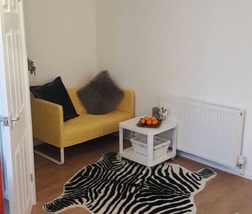 2 Bed Flat, Birch Court, E10 - Photo 1