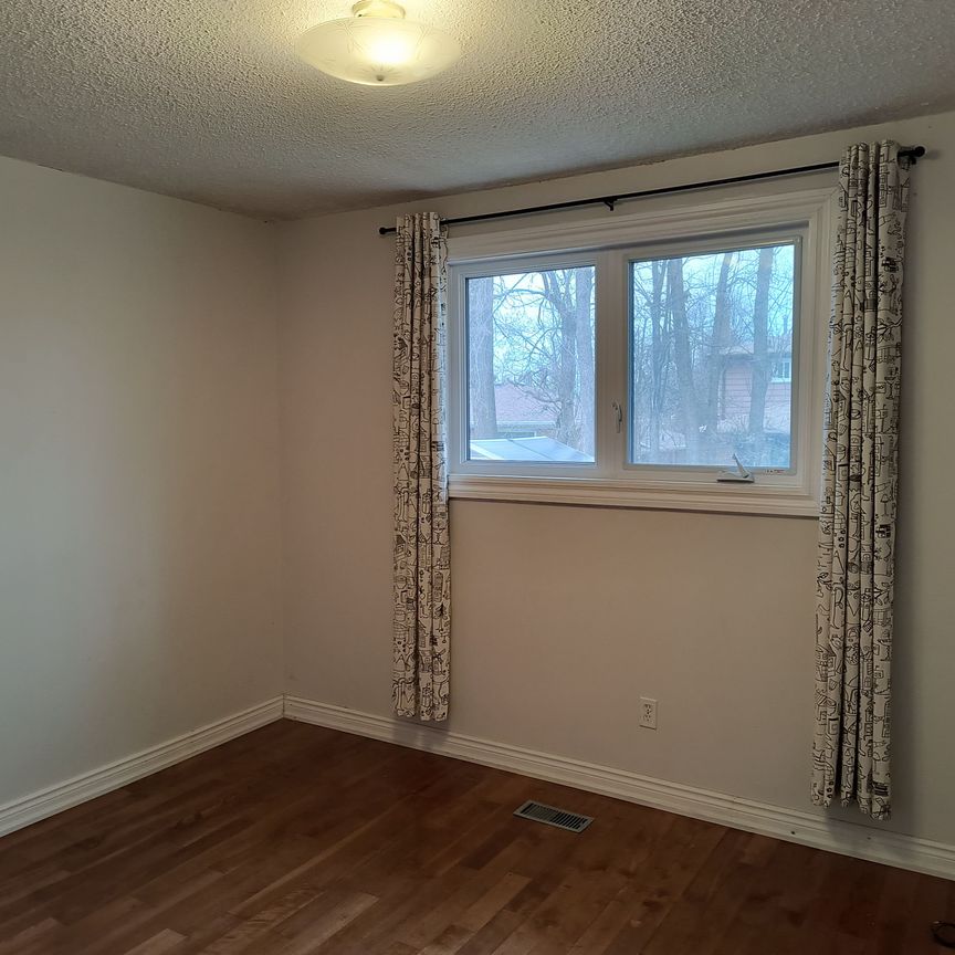 For Lease - 68 Mentor Boulevard, Toronto, Ontario - Photo 1