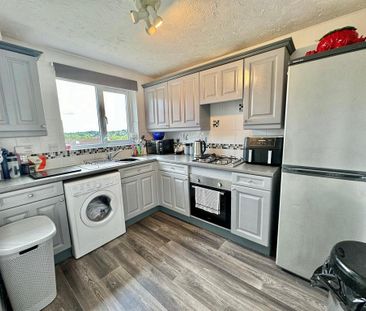 3 bedroom semi-detached house to rent - Photo 5