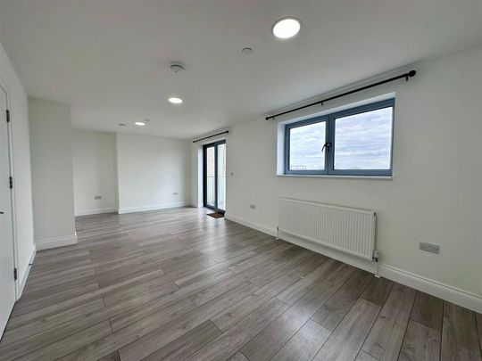 High Street, Barnet EN5, London - Photo 1