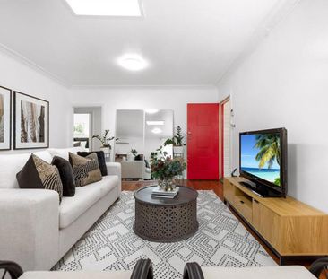 137a Jerrang Street, Indooroopilly QLD 4068 - House For Rent | Domain - Photo 3