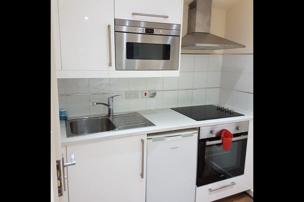 Studio Flat, Willesden Green, NW2 - Photo 1