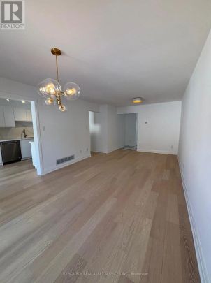 851 SWEETWATER CRESCENT - Photo 1