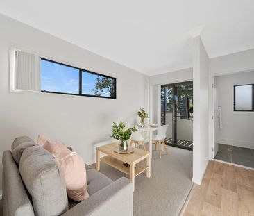 FULLY FURNISHED, DESIGNER STUDIO APARTMENT– BILLS INCLUDED! - Photo 1