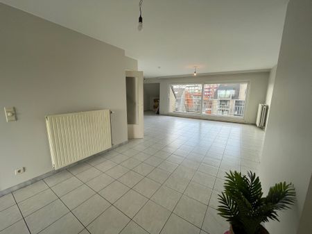 Mooi duplexappartement met drie slaapkamers en twee zongerichte terrassen. - Photo 3