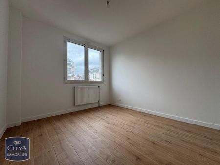 Location Appartement 3 pièces 78m² LYON 3ème - Photo 2