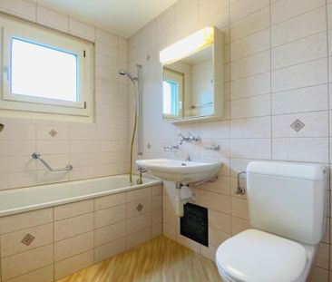 "Grossräumige, helle Wohnung mit Balkon und herrlicher Aussicht" - Photo 3