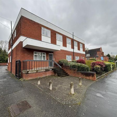 2 bedroom ground floor flat to rent - Photo 2