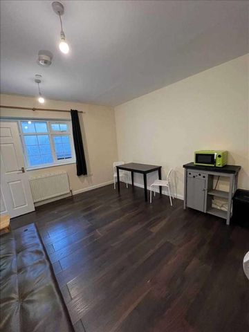 The Mews, Turnpike Lane, N8 - Photo 4