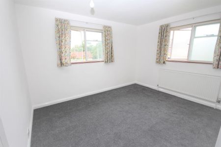 3 bedroom detached house to rent - Photo 4