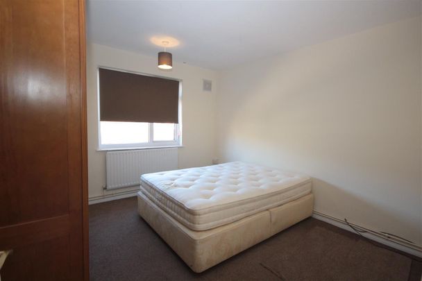 2 bedroom Flat to let - Photo 1