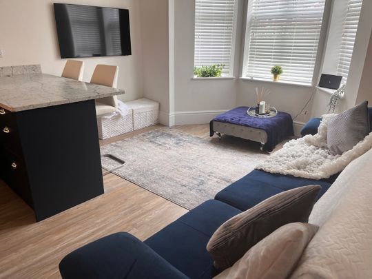 1 Bed Flat, Milman Road, RG2 - Photo 1