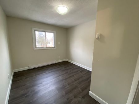 34 Greer Street - Unit 1 Upper, 3 bed, 1 bath - Photo 4