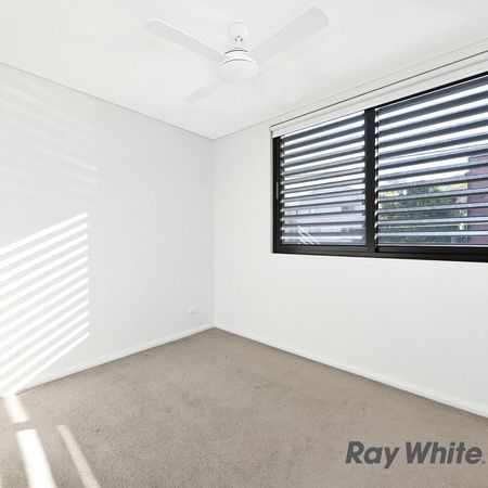 Modern Sunlit One Bedroom Apartment - Photo 5