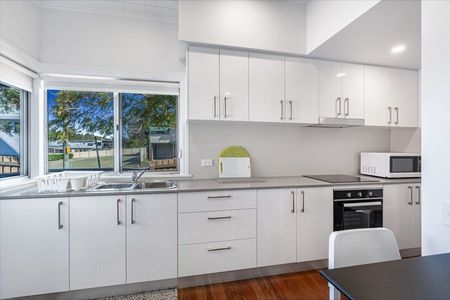 2/75 Regent Street, Woolloongabba QLD 4102 - Studio For Rent | Domain - Photo 2