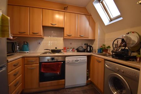 2 bedroom flat to rent - Photo 4