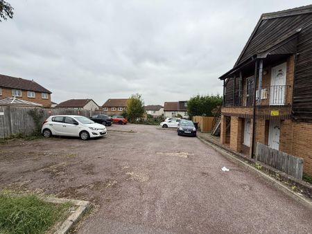 Studio to rent - Photo 5