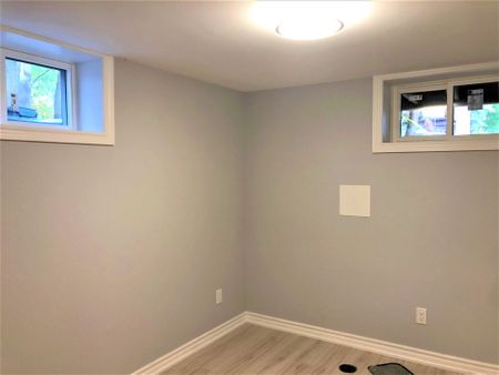 For Lease - 390 Leslie Street Unit# basement, Toronto, Ontario - Photo 4