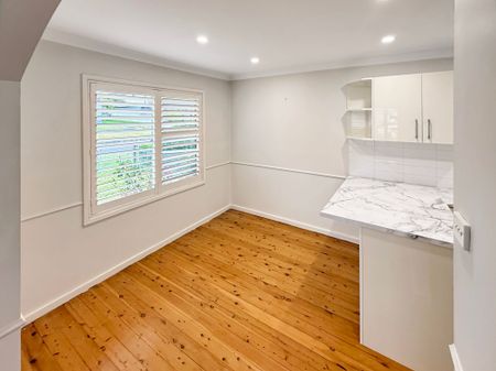 Stylish Family Living on a Spacious Corner Block - Quiet Cul-de-Sac Location - Photo 2