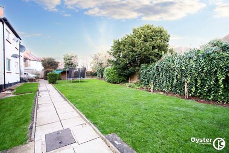 3 bedroom flat to rent - Photo 2