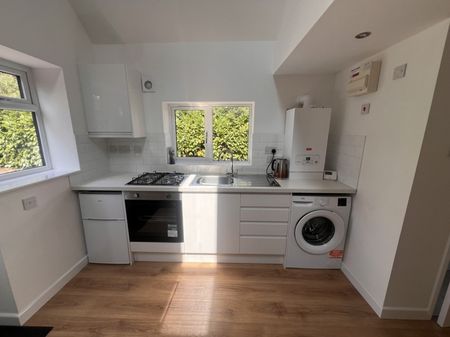 Cromwell Lane, Kenilworth - - Photo 5