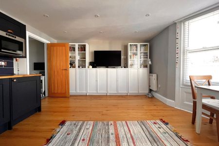 Temple Street - Photo 4