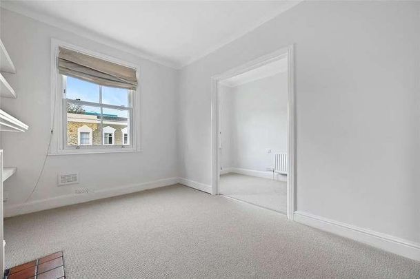 Loftus Road, London, W12 - Photo 1