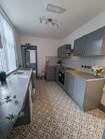 1 bedroom in a house share to rent - Photo 2