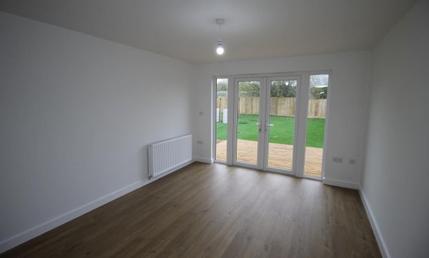 Smythes Green, Colchester - Photo 1