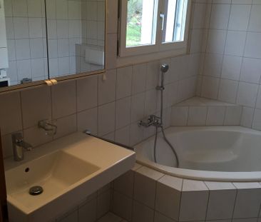 Sonnige 4.5-Zimmer-Familienwohnung mit 115 m² & zwei Balkonen - Photo 4