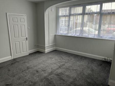 Recently Refurbished Ground Floor Flat available TO LET in Westcliff on Sea - Photo 5