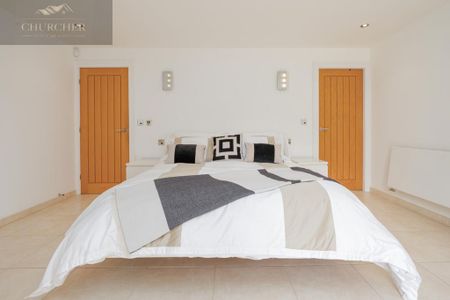 6 bedroom detached house to rent - Photo 5