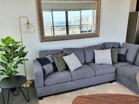 The Statesman - 2brm, C/Park, Storage & Sea Views - Photo 3