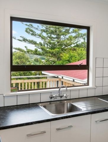 Tidy 3 Bedroom home - Photo 4