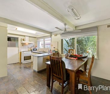 7 Murray Street, Melton South, Vic 3338 - Photo 4