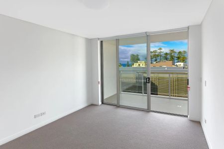 Sublime Three Bedroom Residence - Photo 2