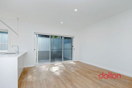 Brand-new impressive Townhouses in sought after location! - Photo 3