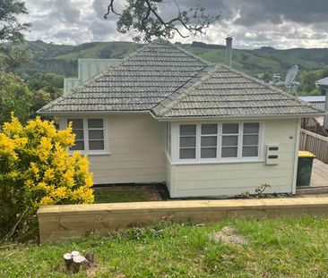 3 Bedrooms - Photo 2