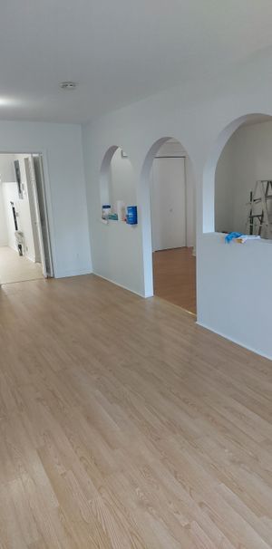 Haut Duplex 5 1/2 à Louer - Photo 1