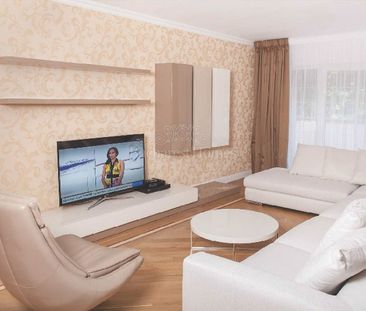 Five Bedrooms Plus Attic House with Tennis Court - Cambridge Intern... - Photo 6