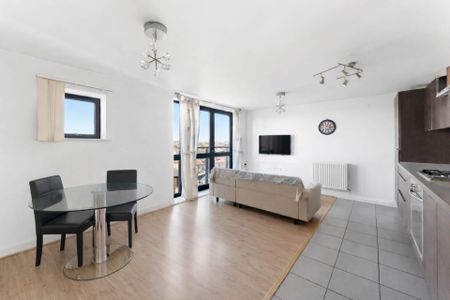 Price £1,400 pcm - Available 28/04/2026 - Furnished - Photo 2