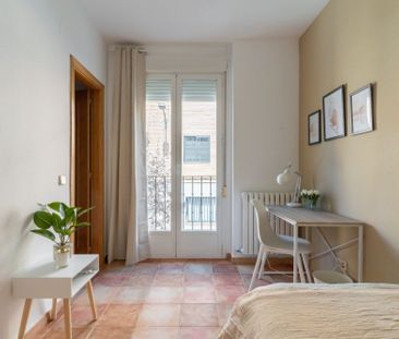 Bright single room in Cuatro Caminos - Photo 6