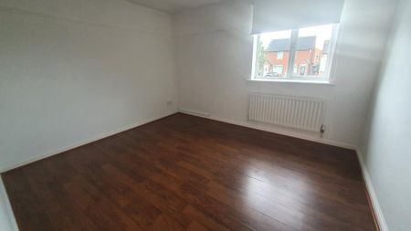 2 bedroom semi-detached house to rent - Photo 2