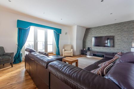 3 bedroom apartment to rent - Photo 3