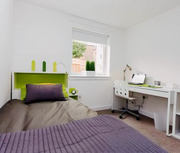 Large 2, 3 & 4 Bedroom flats - Photo 5