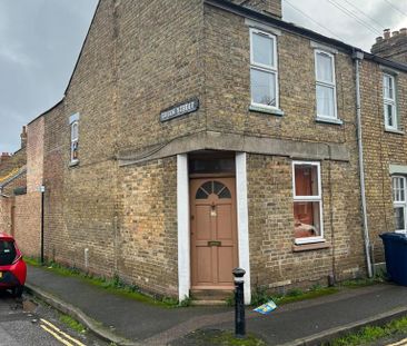 4 bedroom end of terrace house to rent - Photo 6