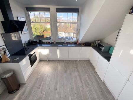 3 bedroom apartment to rent - Photo 4