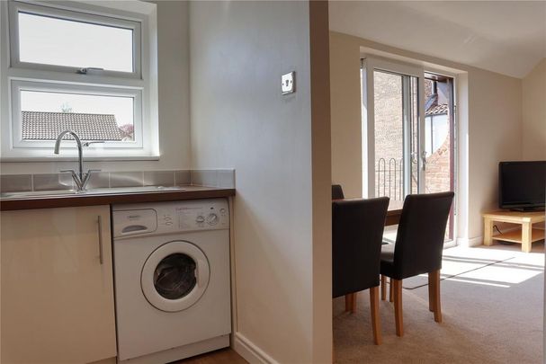 1 bedroom flat to rent - Photo 1
