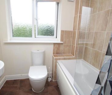 ***STUDENT PROPERTY *** ALL BILLS INCLUDED *** 6 bedroom student pr... - Photo 4